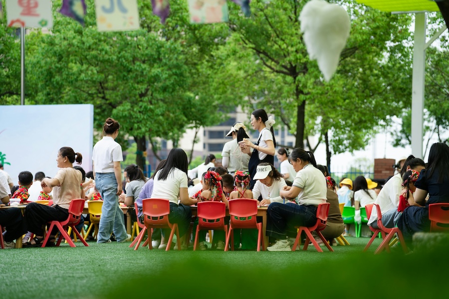 三年减少数万所幼儿园之后，学前教育正在发生什么？-黑板洞察